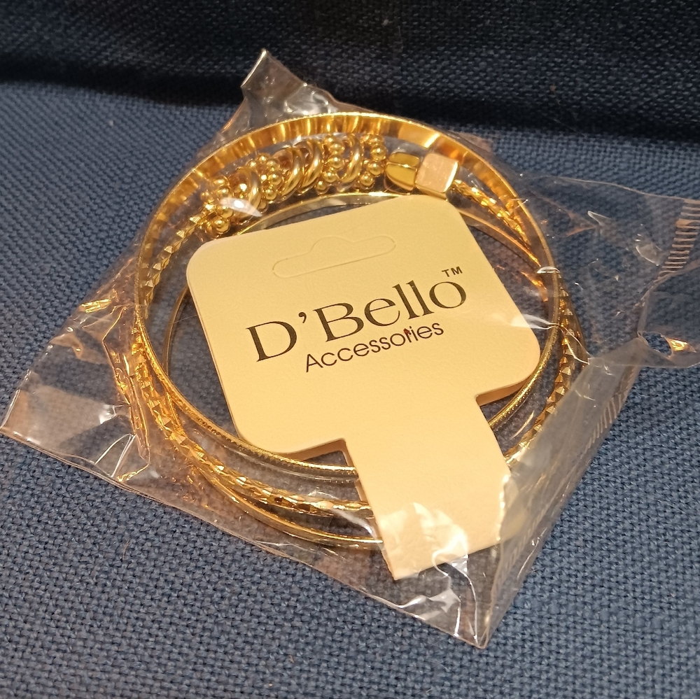 D'Bello Accessories Gold Tone Charm Bracelet NIP